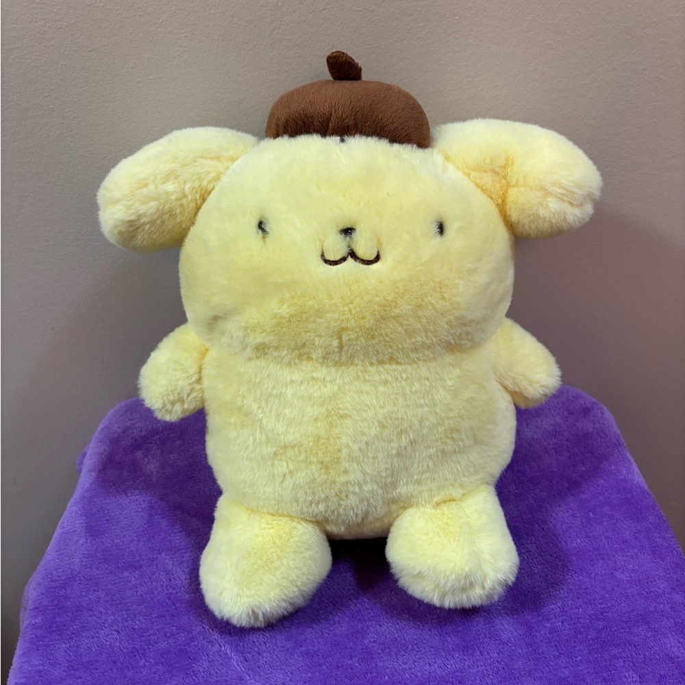 Sanrio pompompurin plushie 11”